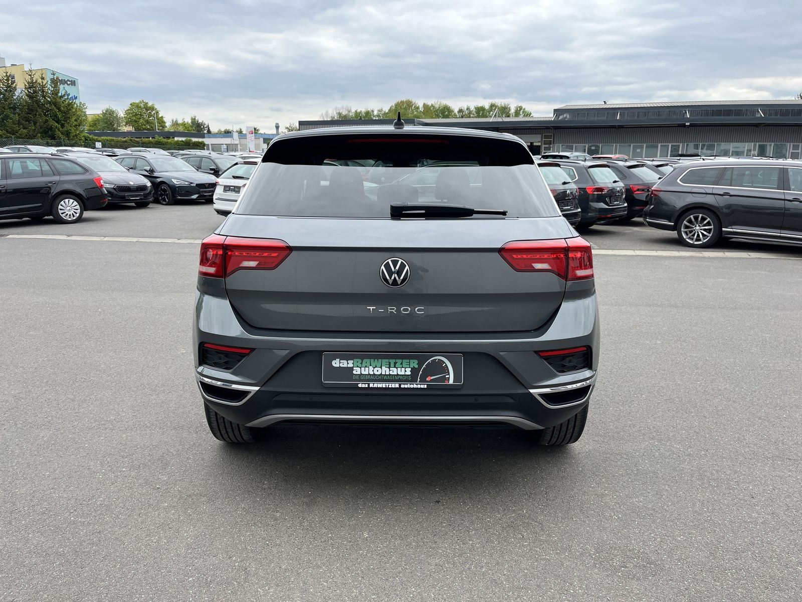 Volkswagen T-Roc 1.5 TSI DSG UNITED - Samsaru's Car Outlet