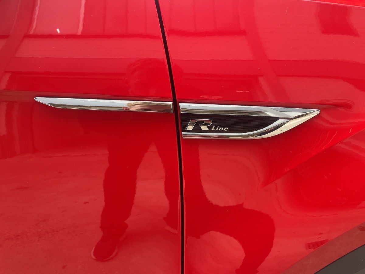 Volkswagen T-Roc 2.0 TDI DSG R-LINE - Samsaru's Car Outlet