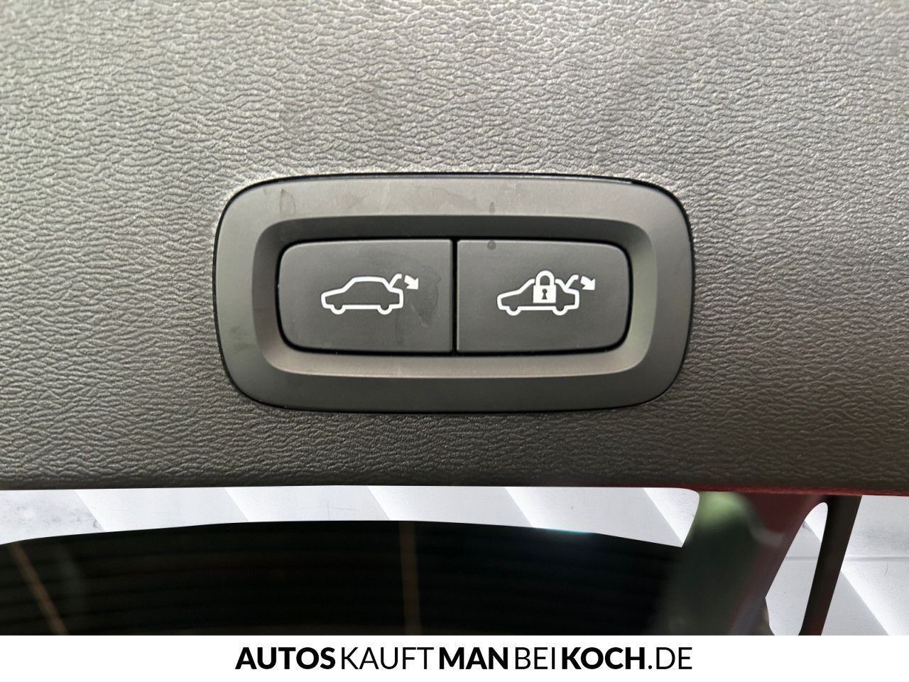 Volvo XC40 T4 Recharge Plus Bright - Samsaru's Car Outlet