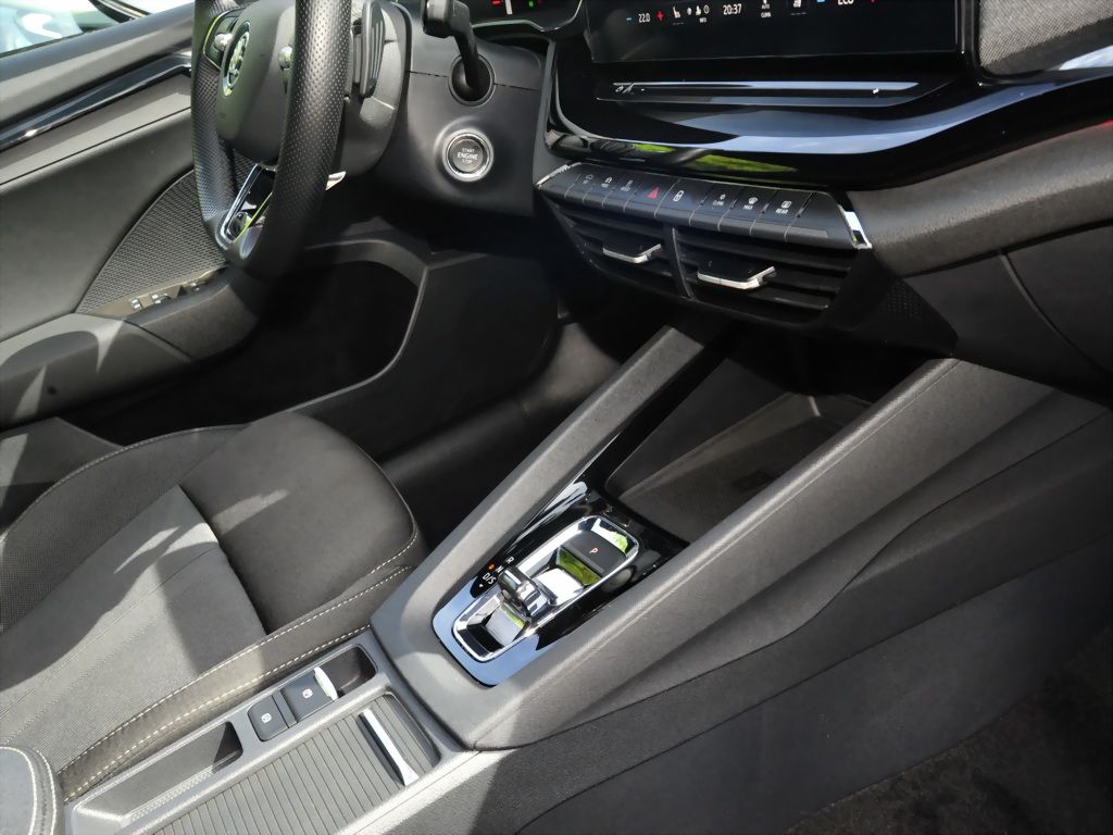 Skoda Octavia Combi 1.4TSI iV Sportline Matrix DCC AHK