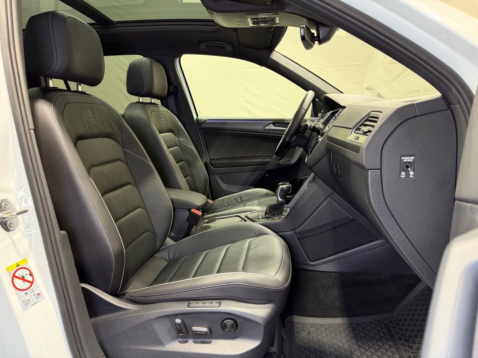Volkswagen Tiguan R-Line 1.4 TSI eHybrid - Samsaru's Car Outlet