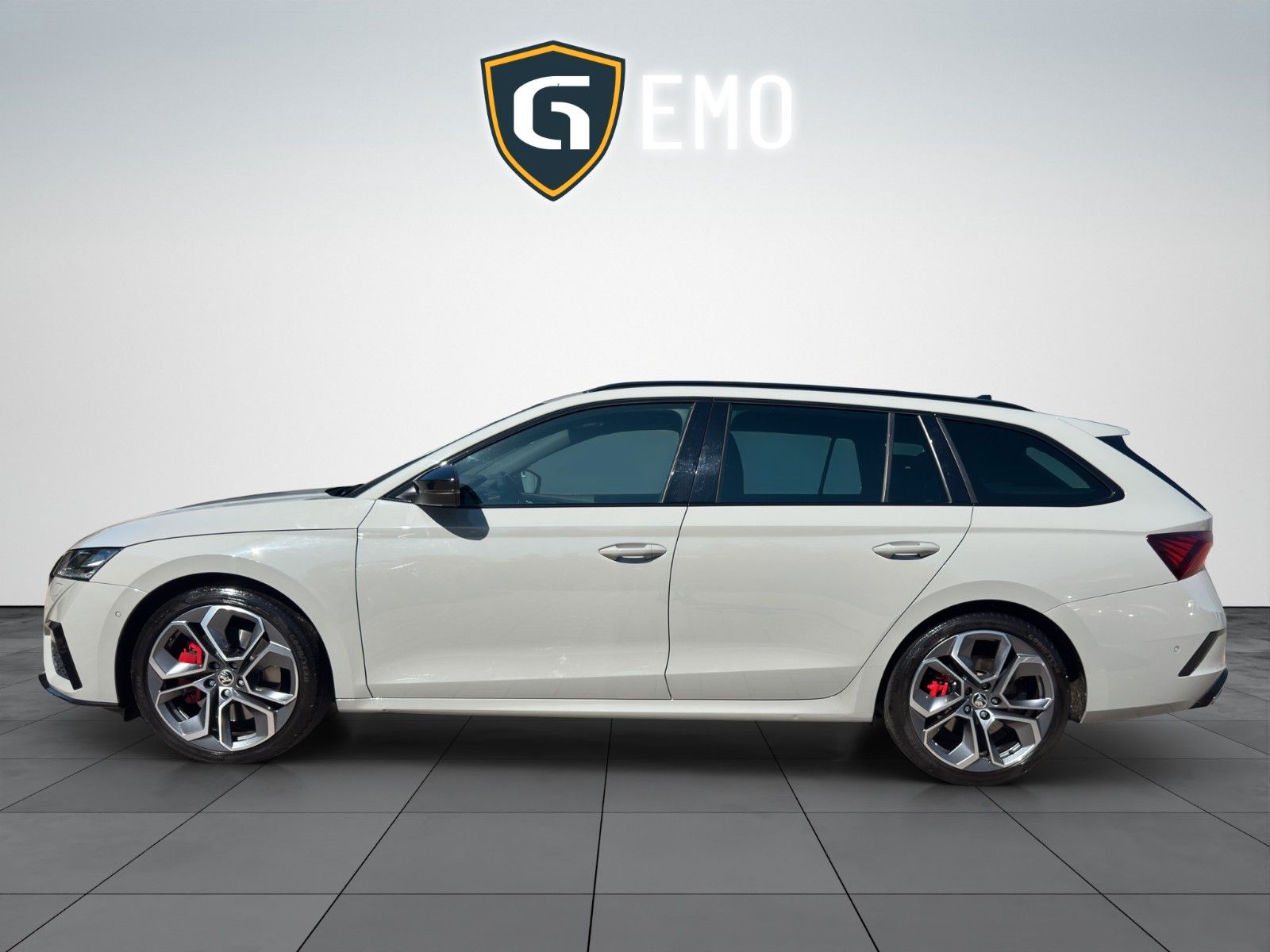Skoda Octavia Combi RS - Samsaru's Car Outlet