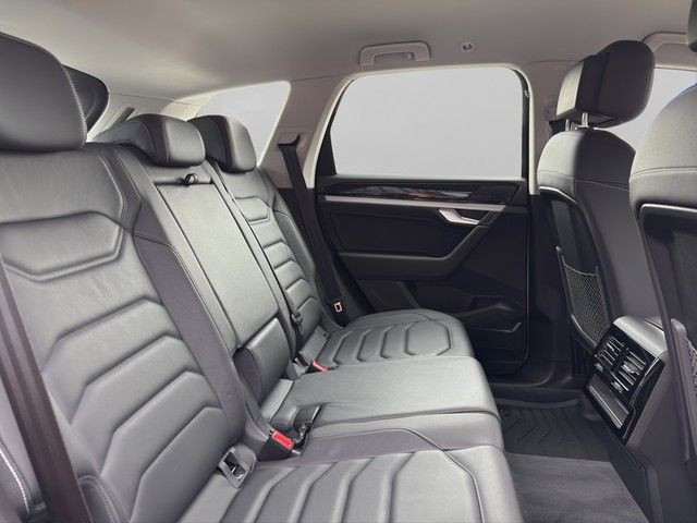 Volkswagen Touareg 3.0 TDI 4MOTION - Samsaru's Car Outlet