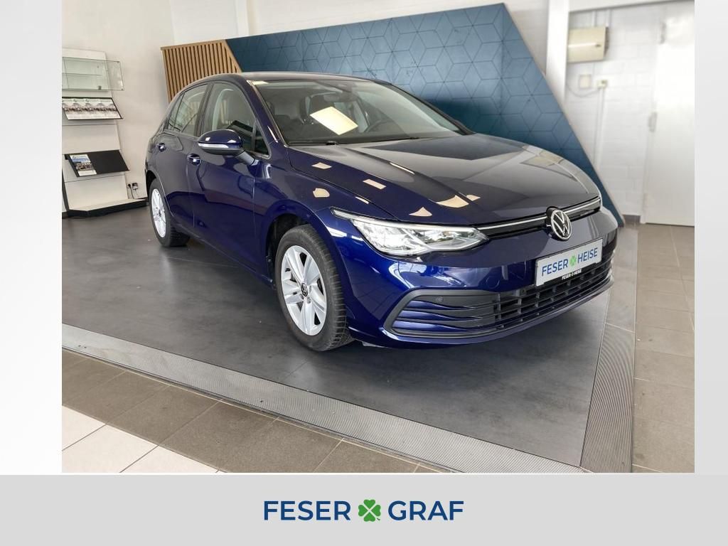 Volkswagen Golf VIII 1.5 TSI Life - Samsaru's Car Outlet