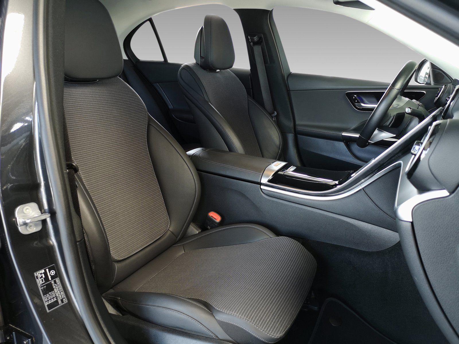 Mercedes-Benz C 180 Avantgarde - Samsaru's Car Outlet