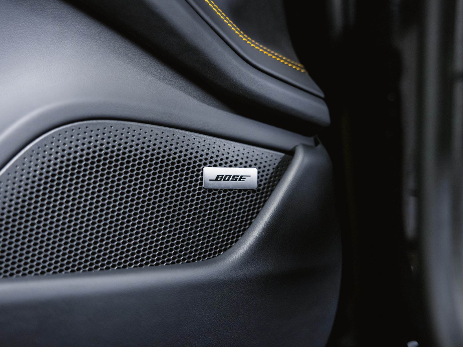 Porsche Taycan Turbo Sport Turismo SportDesign Paket