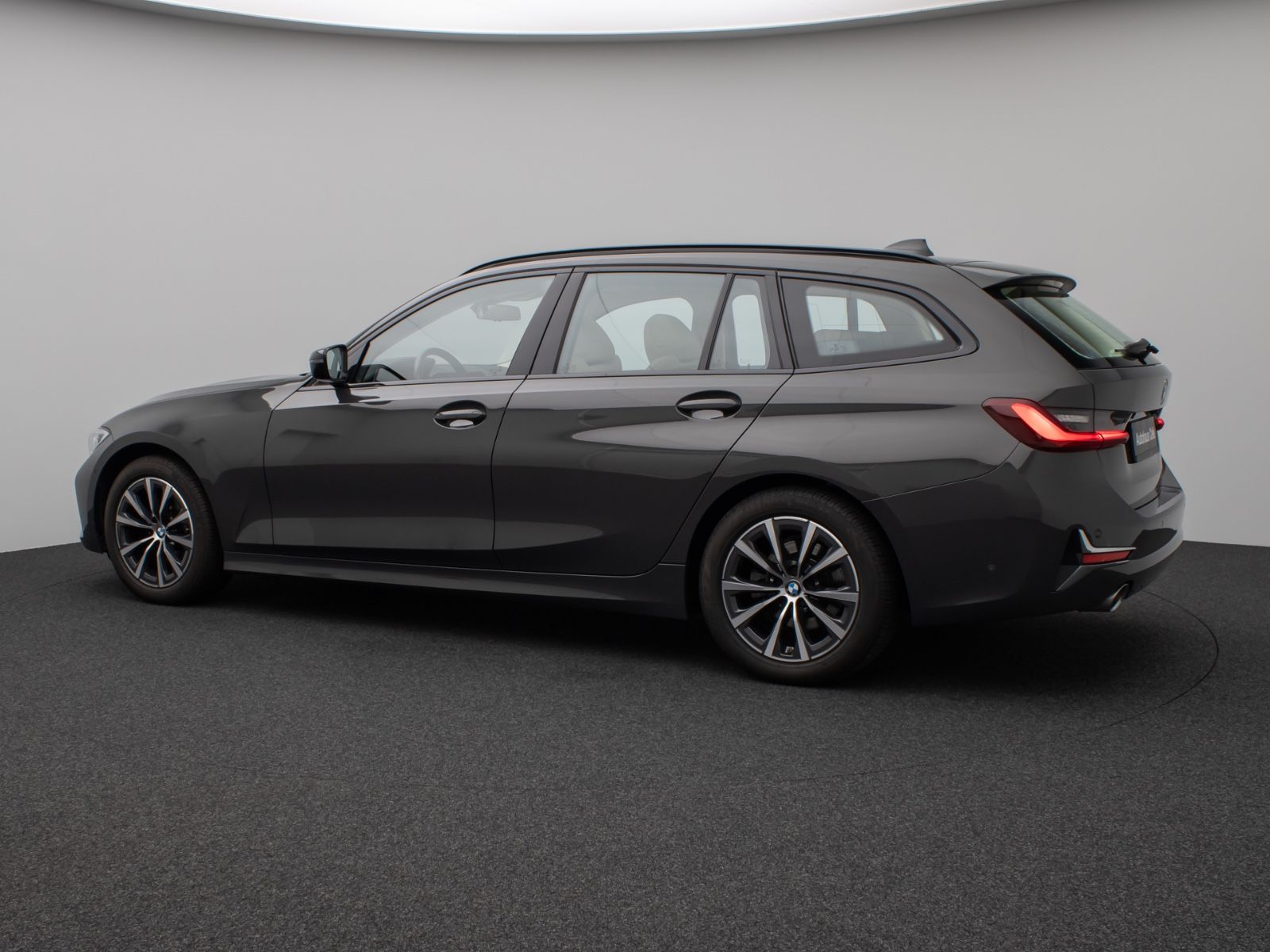 BMW 320d xD Luxury Line - Samsaru's Car Outlet