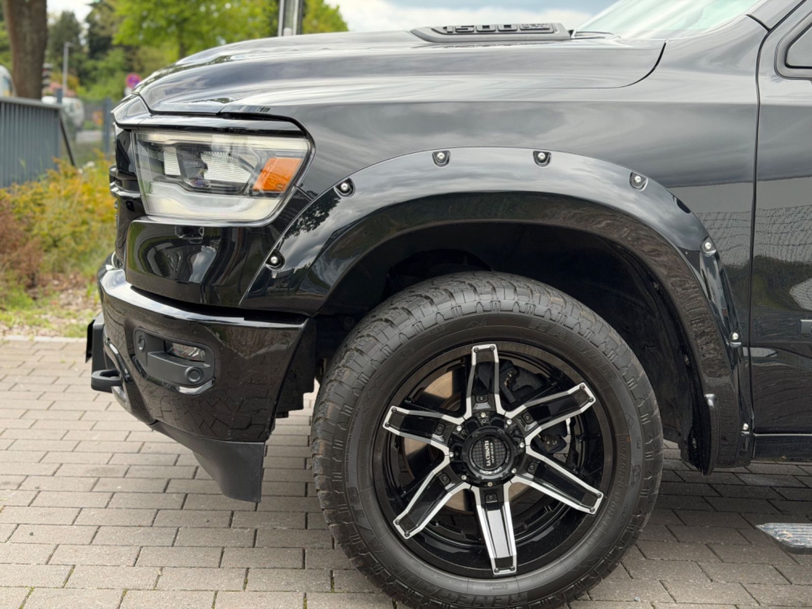 Dodge RAM 1500 5.7 Laramie Sport/Night/Sport-Aga/LPG
