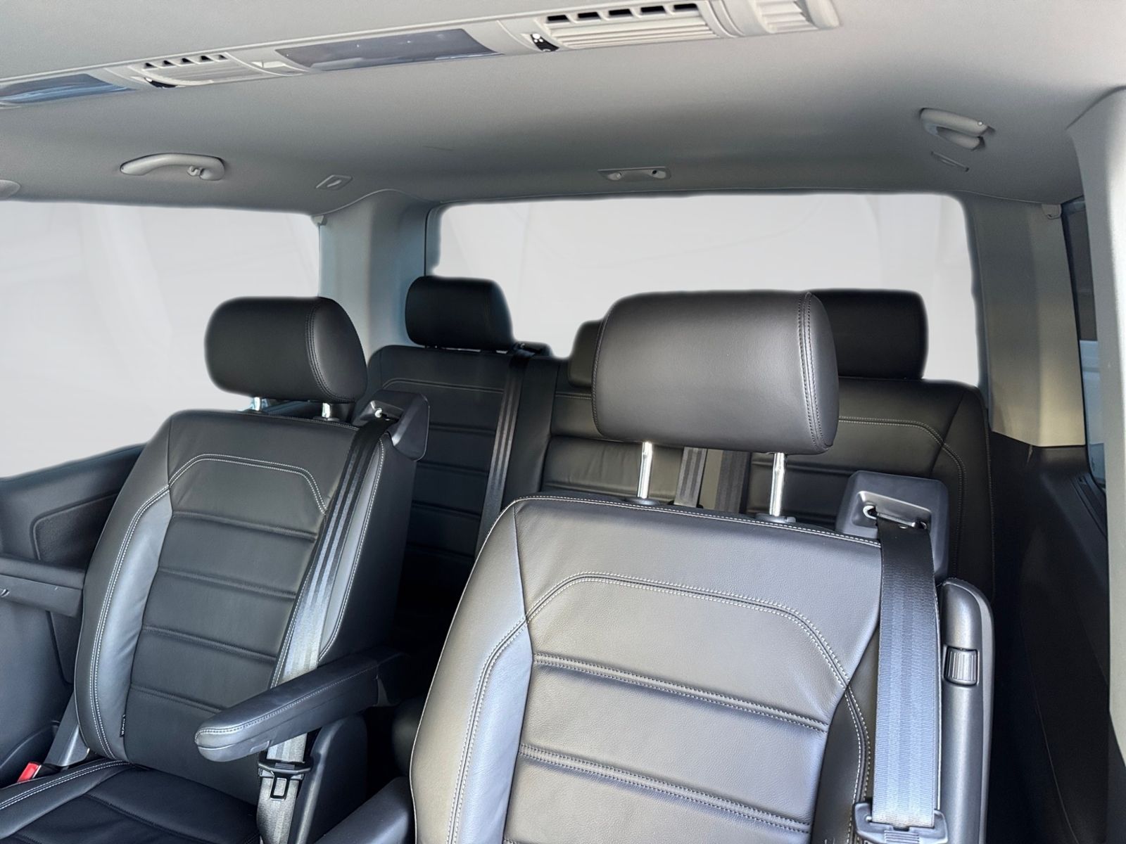 Volkswagen T6.1 Multivan 2.0 TDI 4M - Samsaru's Car Outlet