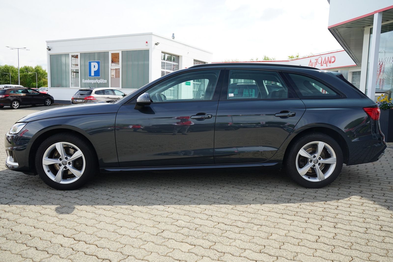 Audi A4 35 2.0 TDI Avant advanced - Samsaru's Car Outlet