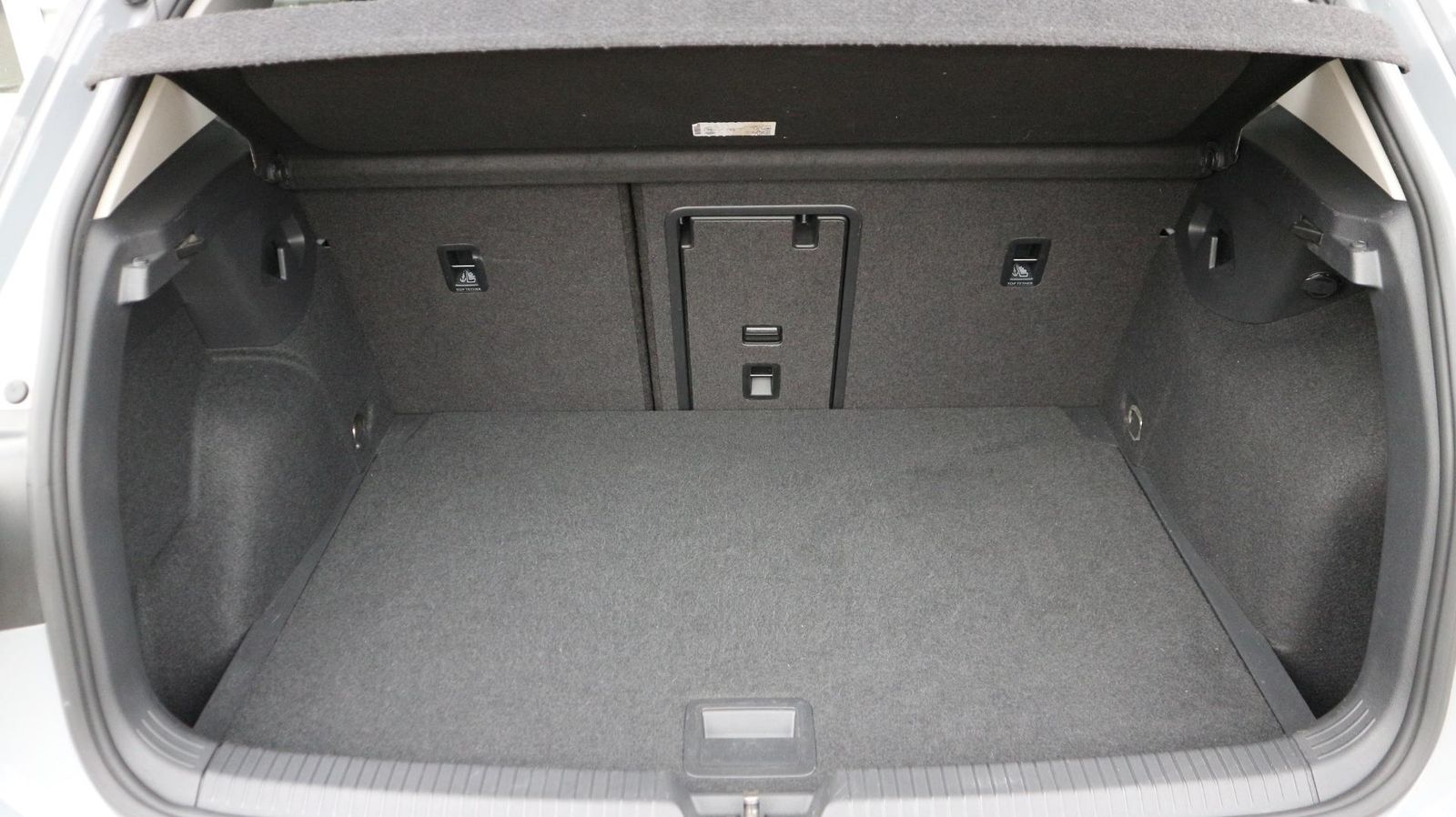 Volkswagen Golf Life - Samsaru's Car Outlet