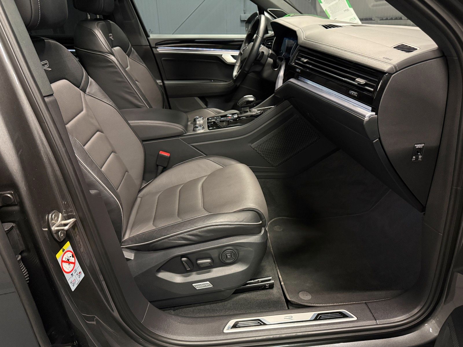 Volkswagen Touareg R-Line 4Mot.*20Zoll*PANORAMA*LUFT*HIFI*