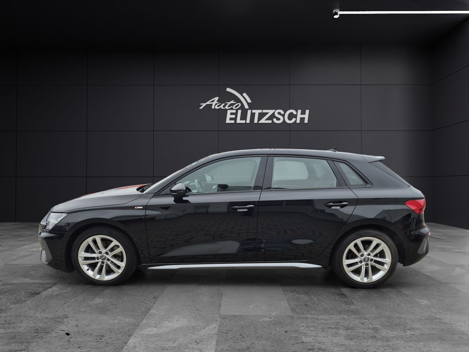 Audi A3 Sportback 35 TFSI S line S-tronic - Samsaru's Car Outlet