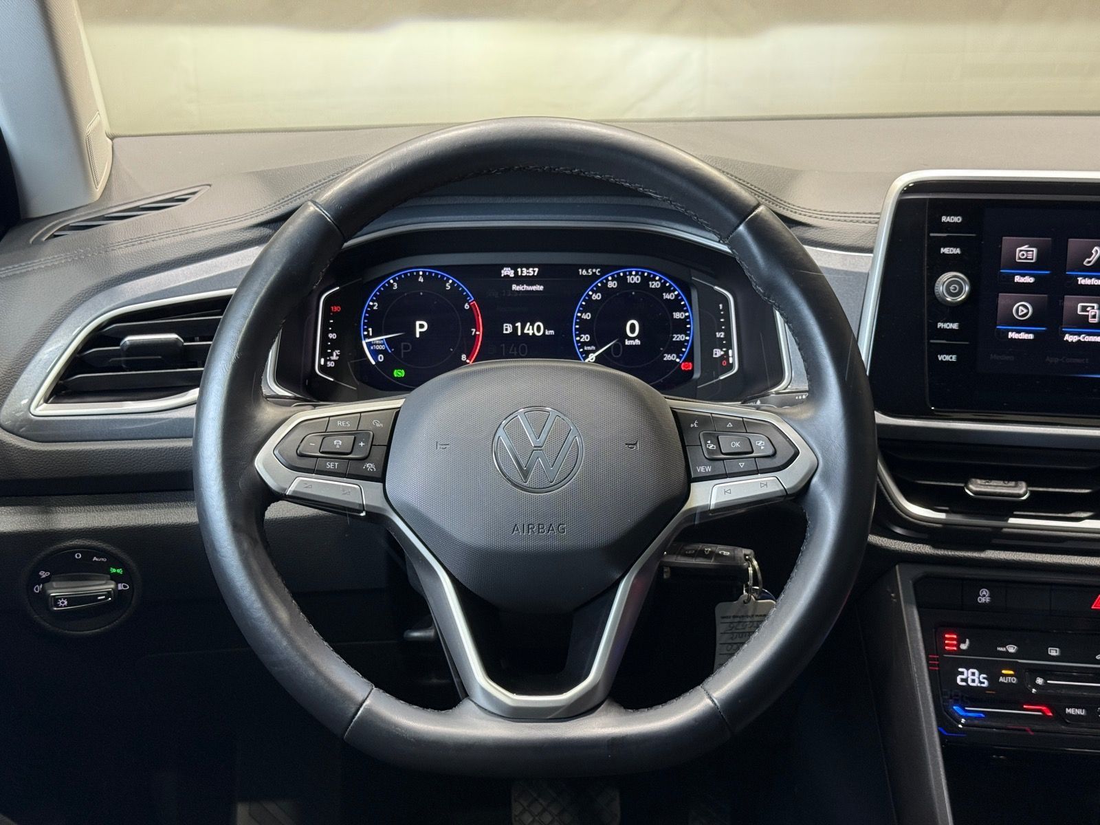 Volkswagen T-ROC Style 1.5 TSI DSG - Samsaru's Car Outlet
