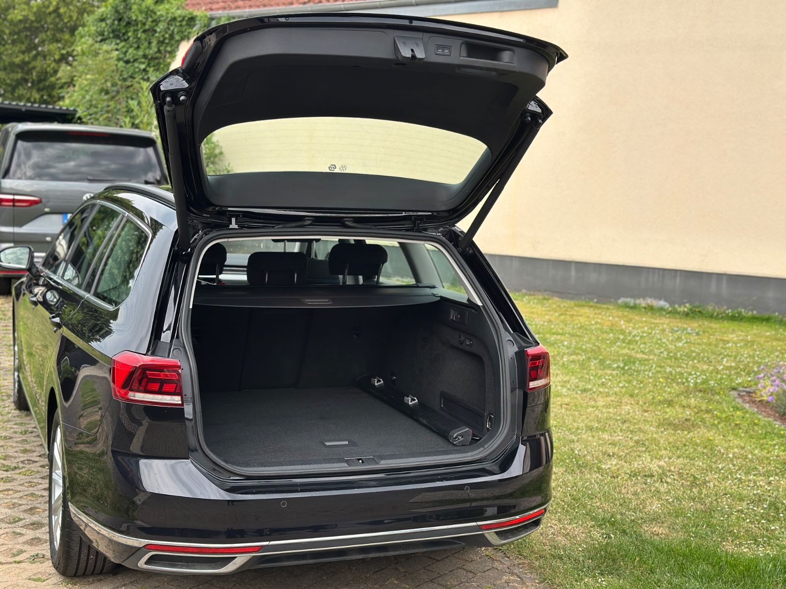 Volkswagen Passat Variant GTE 1.4 TSI Hybrid - Samsaru's Car Outlet