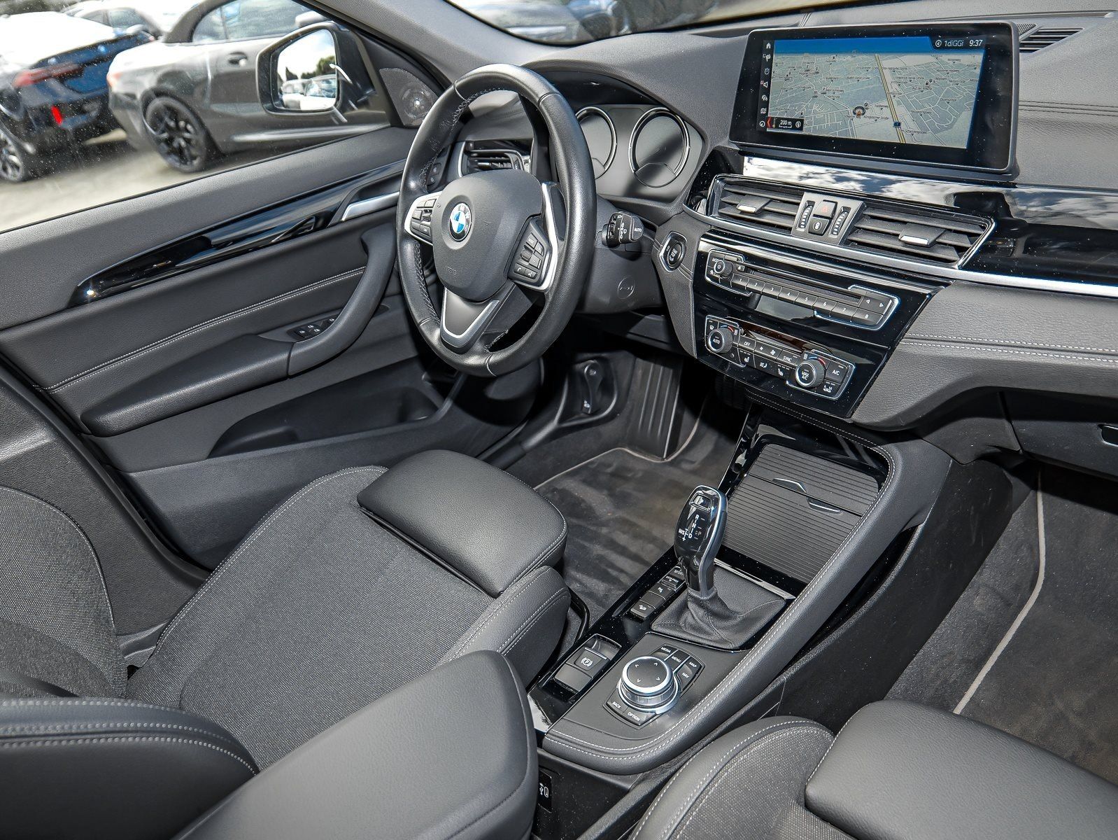 BMW X1 xDrive20i Sport Line - Samsaru's Car Outlet