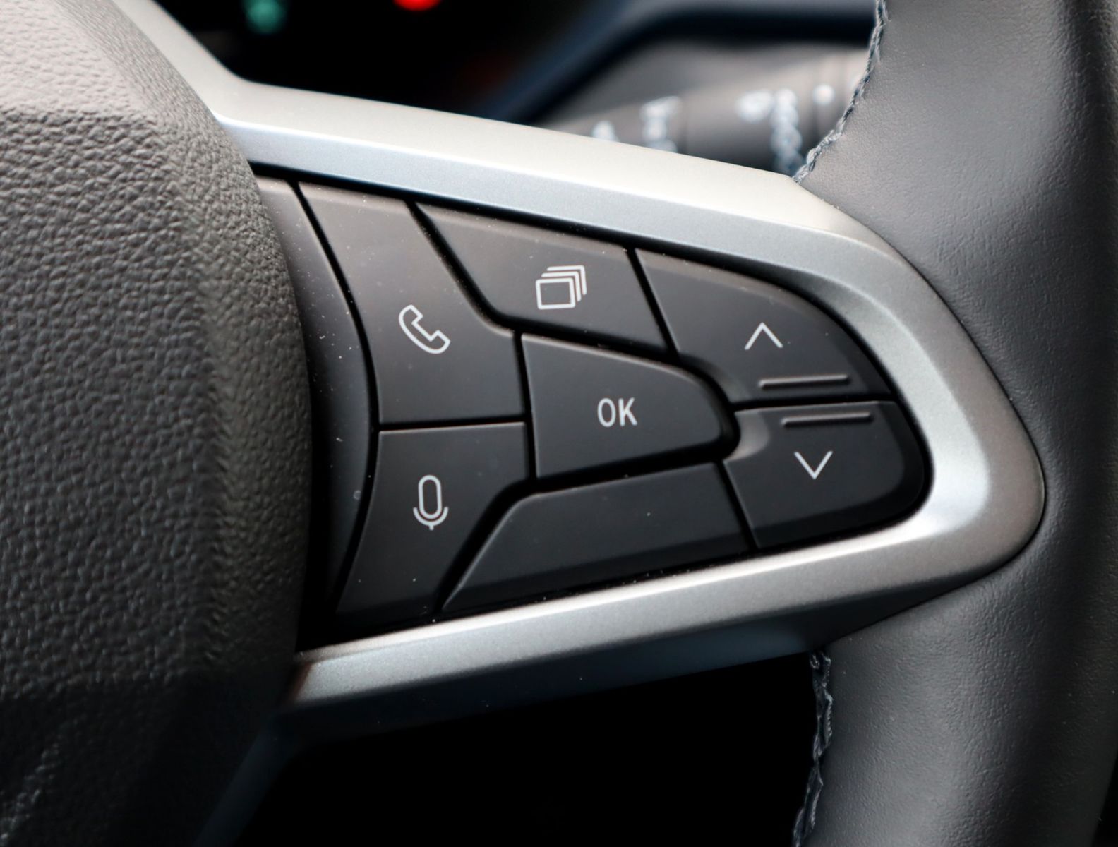 Dacia Duster III Hybrid 140 Journey - Samsaru's Car Outlet