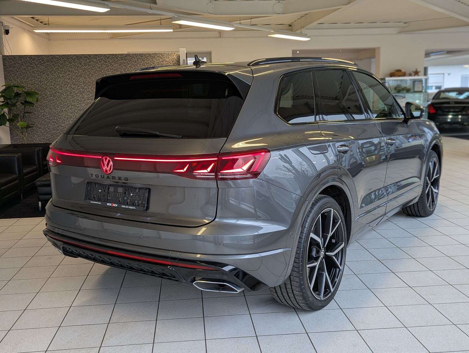 Volkswagen Touareg 3.0TDI 4M R-Line VOLL Black 22" UPE 114T