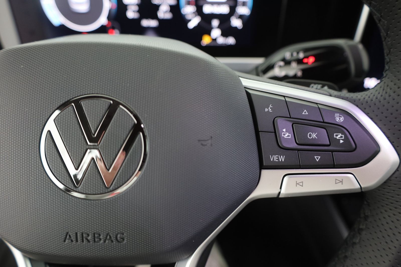 Volkswagen Passat Variant R-Line 2.0 TSI DSG Matrix Pano AH
