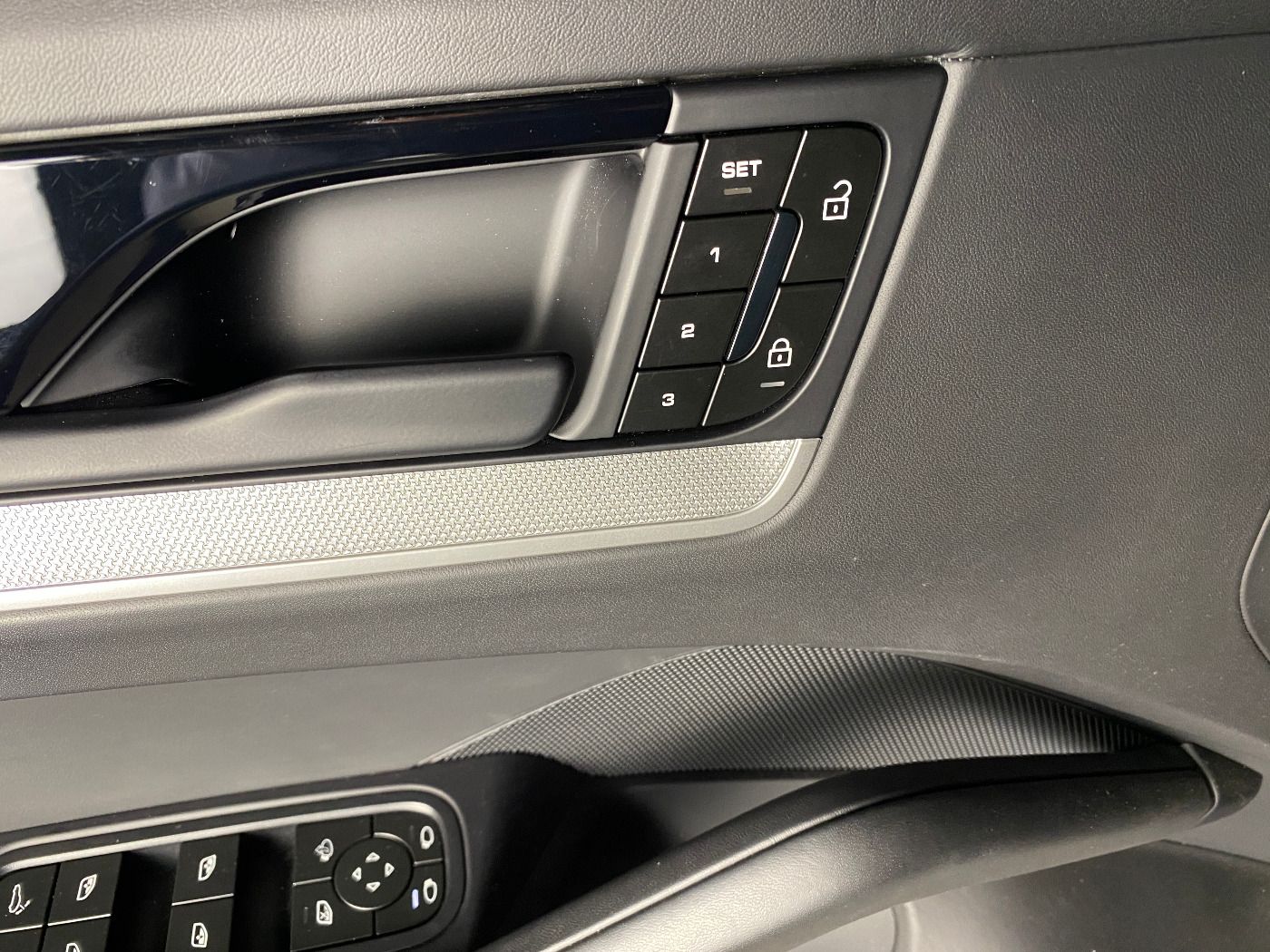 Porsche Cayenne E-Hybrid | Nachtsicht | InnoDrive |