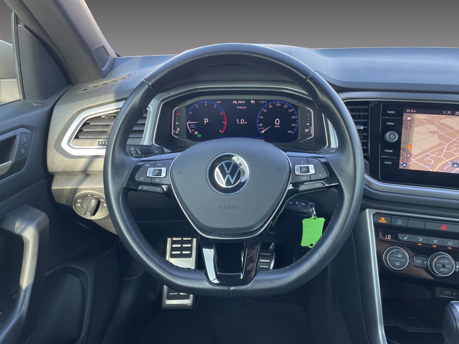Volkswagen T-Roc 1.5 TSI Active - Samsaru's Car Outlet
