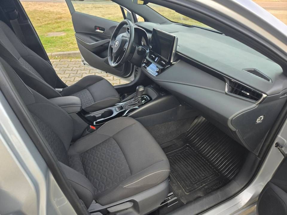 Toyota Corolla HSD 1.8 l Active - Samsaru's Car Outlet