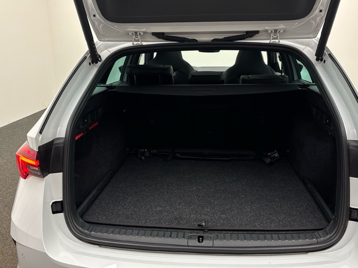 Skoda Octavia Combi RS 1.4 TSI iV DSG Matrix Pano ACC