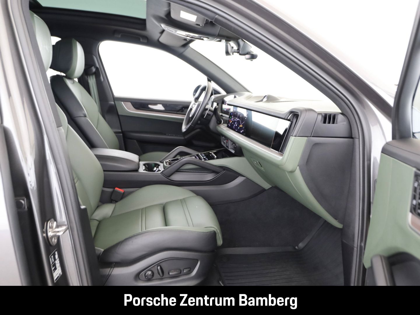 Porsche Cayenne E-Hybrid/ PDCC/ InnoDrive/ HUD/ Massage