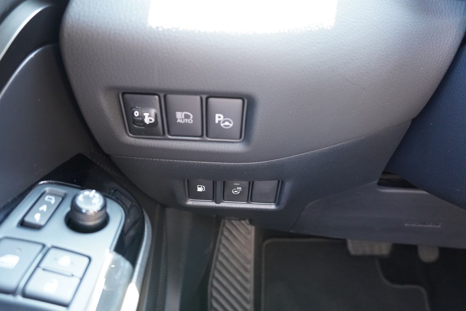 Toyota C-HR 1.8 Hybrid - Samsaru's Car Outlet