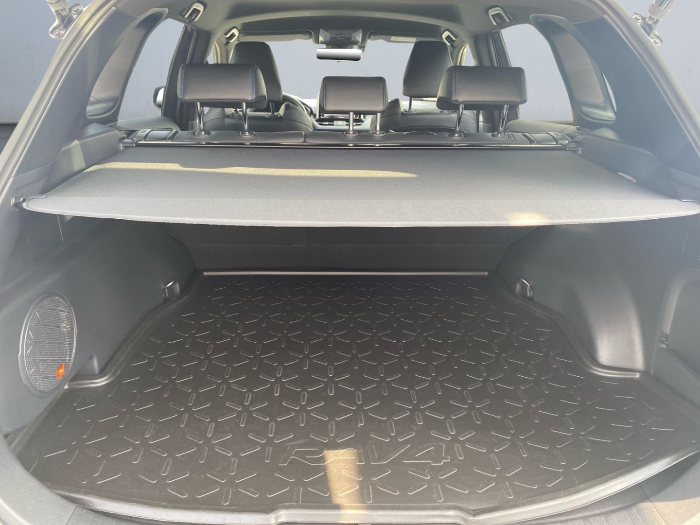 Toyota RAV 4 2.5 4x2 Hybrid Style - Samsaru's Car Outlet
