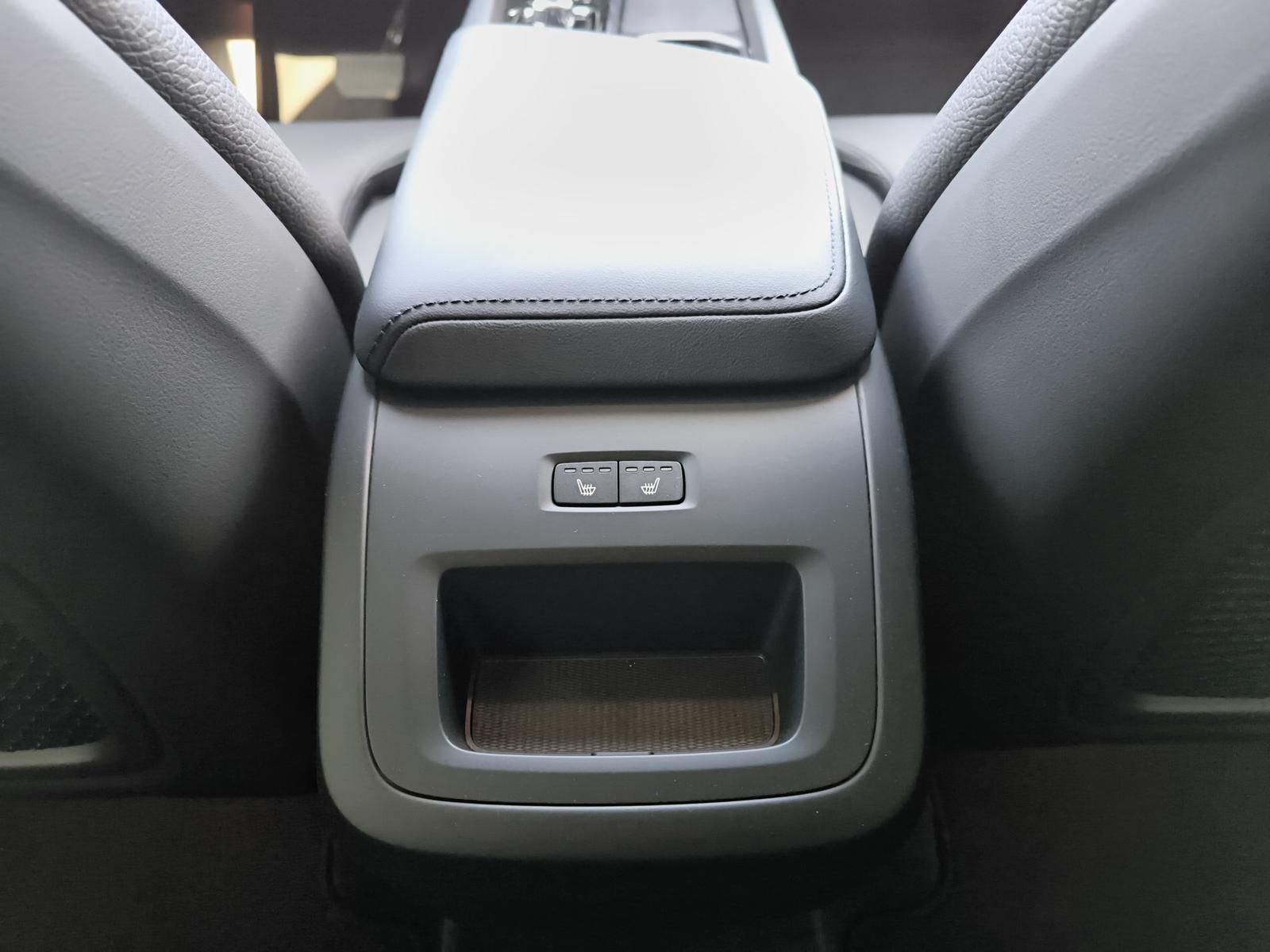 Volvo XC60 B4 Diesel AWD Aut. Plus Dark Standheizung