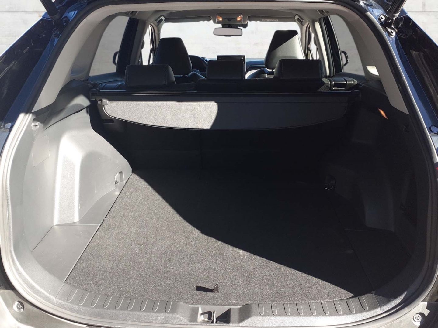 Toyota RAV 4 H3 Business FWD - Samsaru's Car Outlet