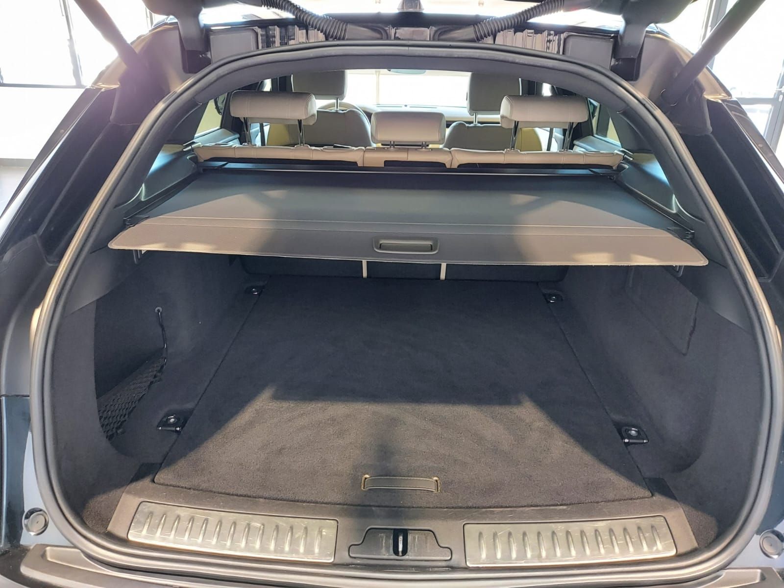 Range Rover Velar 2.0d D200 Edition - Samsaru's Car Outlet