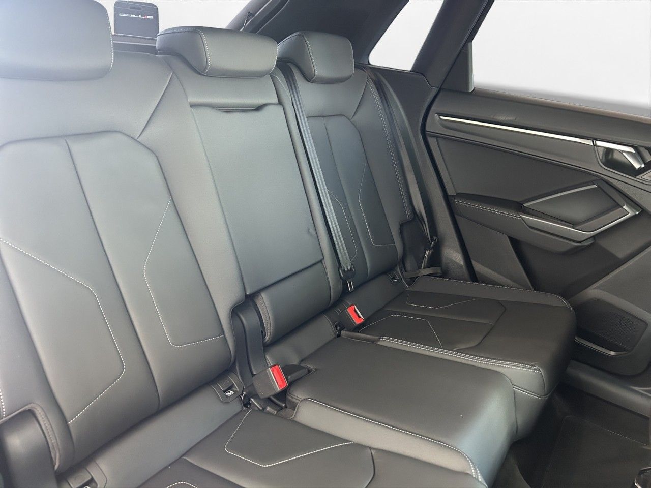 Audi Q3 40 TFSI quattro S-line - Samsaru's Car Outlet