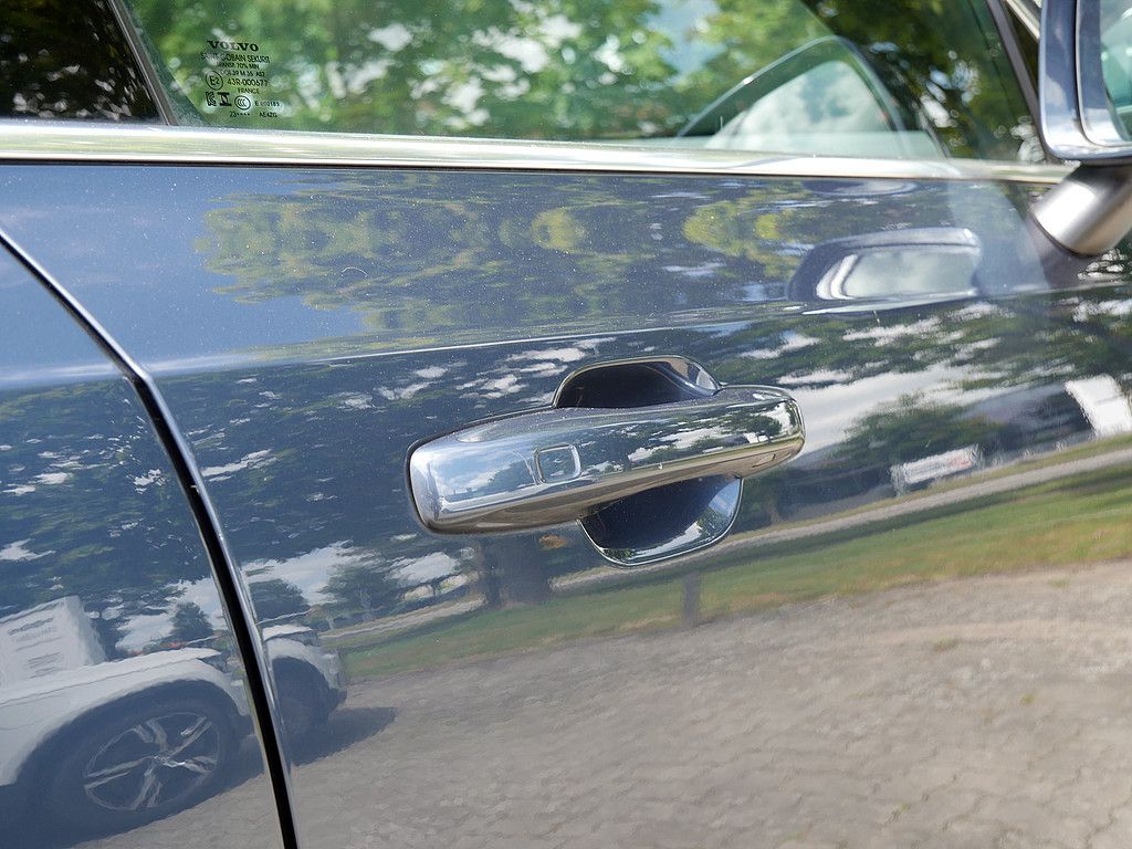 Volvo XC90 B5 AWD Plus Bright LUFTFEDERUNG 360° PANO