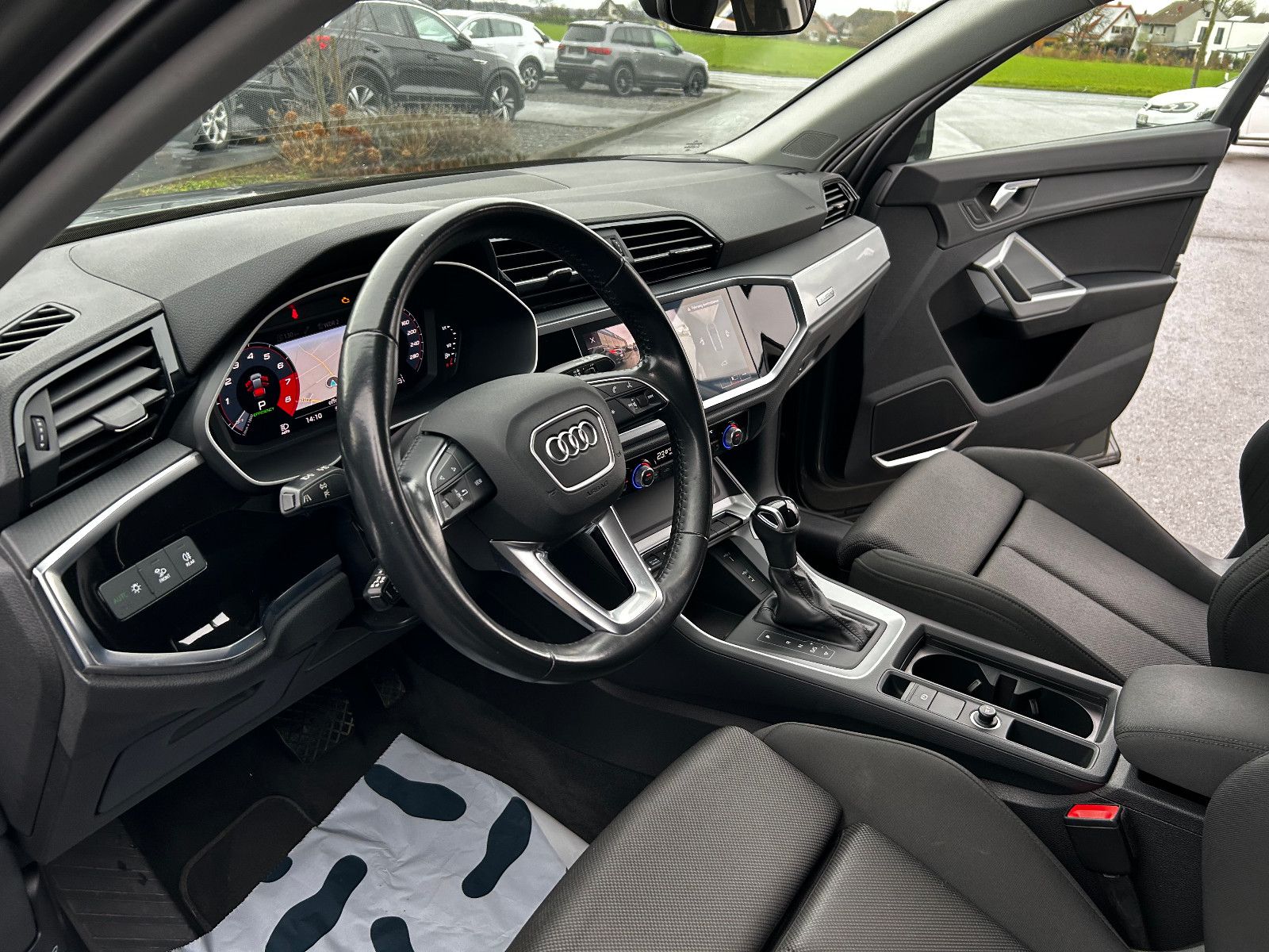 Audi Q3 40 TFSI Sportback quattro S line - Samsaru's Car Outlet