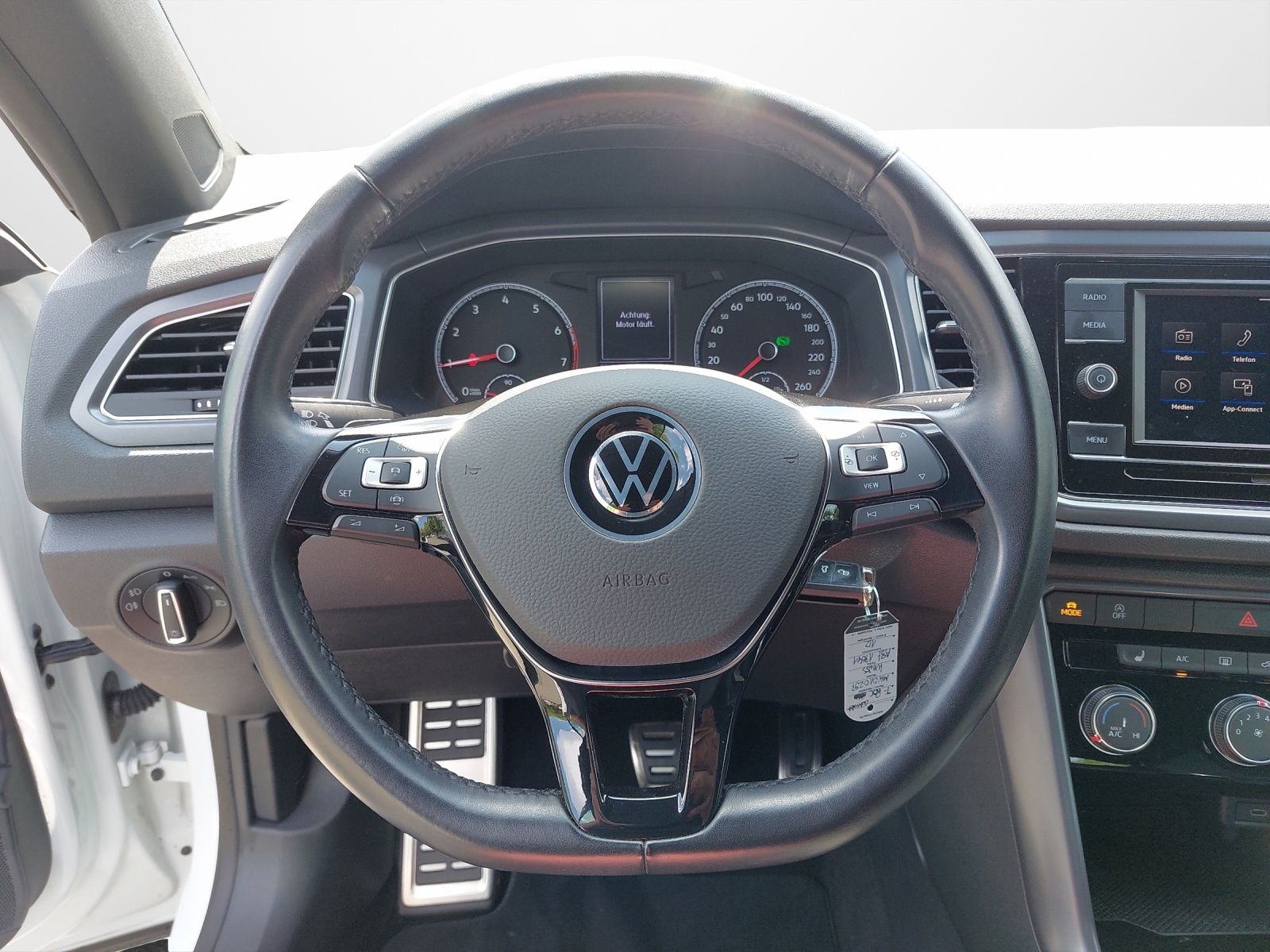 Volkswagen T-Roc 1.5 TSI DSG R-Line - Samsaru's Car Outlet