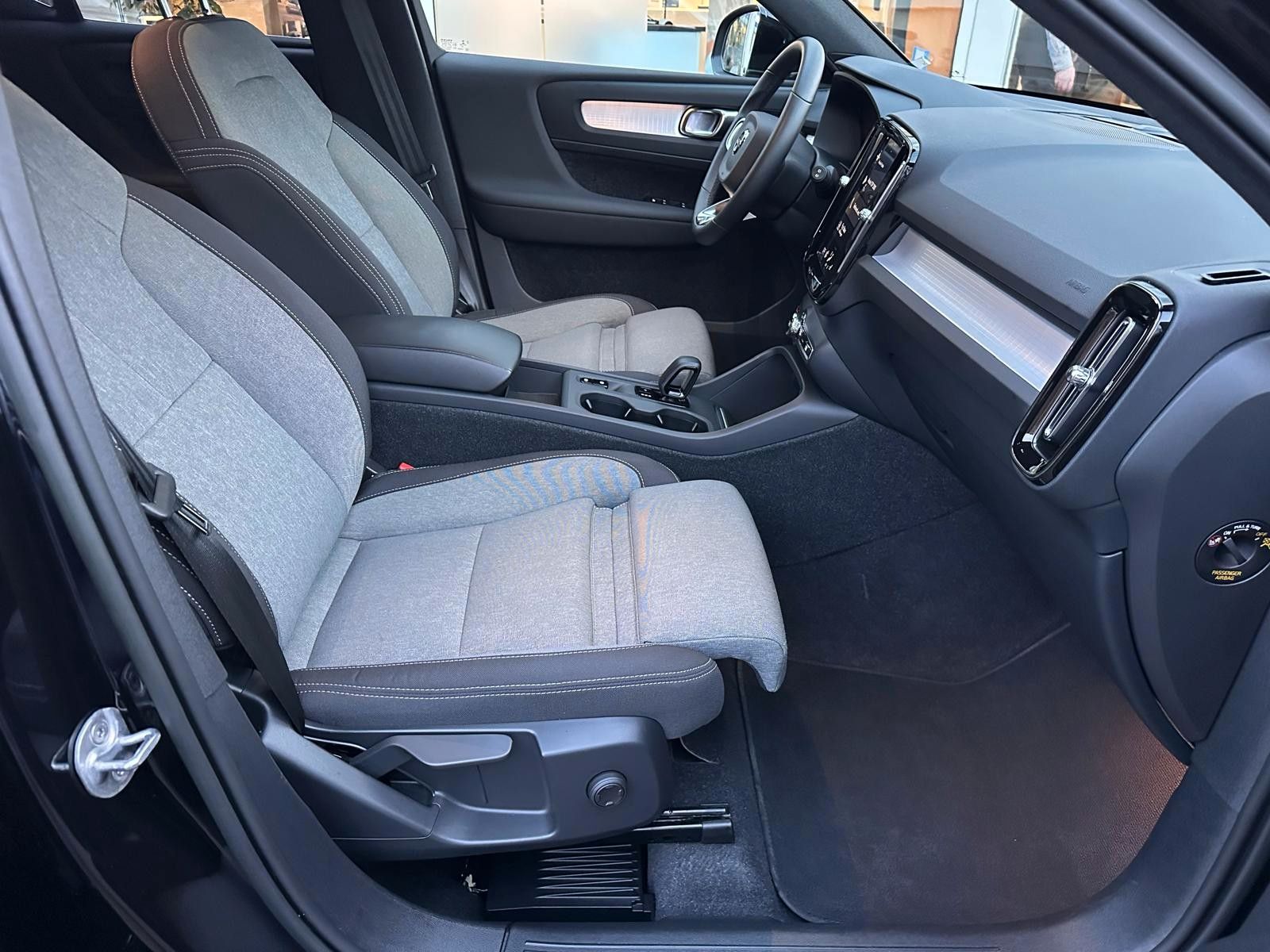 Volvo XC40 T4 Plug in MJ23, AHK,BLIS,ACC,Kamera,19''