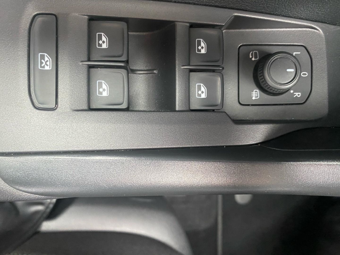 Volkswagen T-Cross 1.0 TSI Life - Samsaru's Car Outlet
