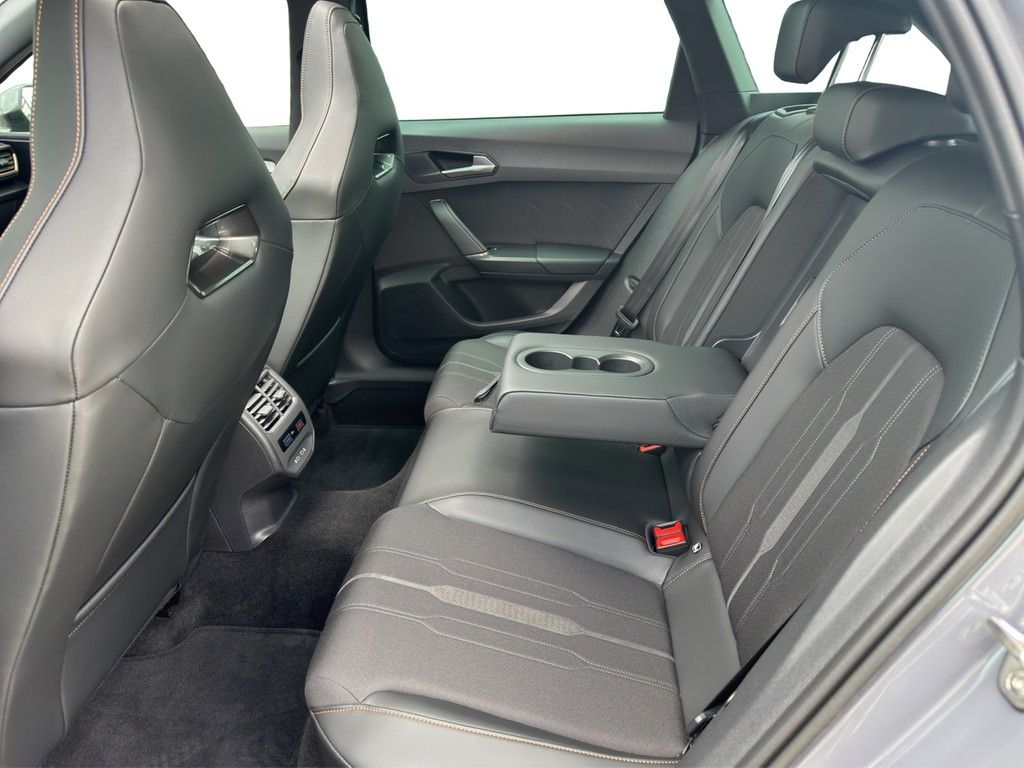 Cupra Leon Sportstourer e-Hybrid VZ - Samsaru's Car Outlet