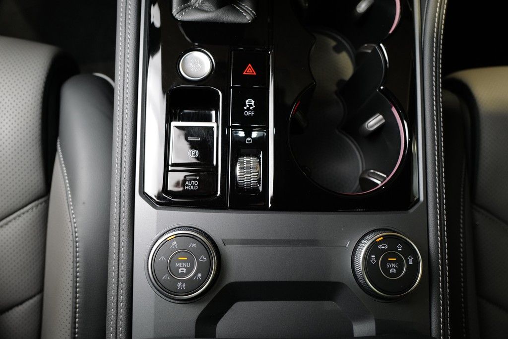 Volkswagen Touareg 3.0TDI R-Line - Samsaru's Car Outlet