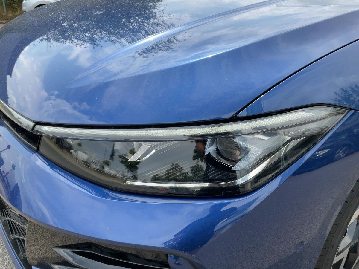 Volkswagen Passat Variant 1.5 eHYBRID R-LINE 5JG+AHK+PANO