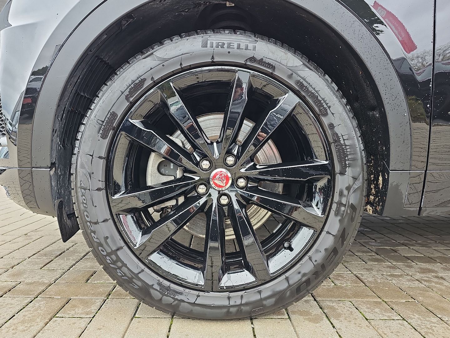 Jaguar E-Pace P200 AWD R-Dynamic HSE 20 AHK BLACK PACK