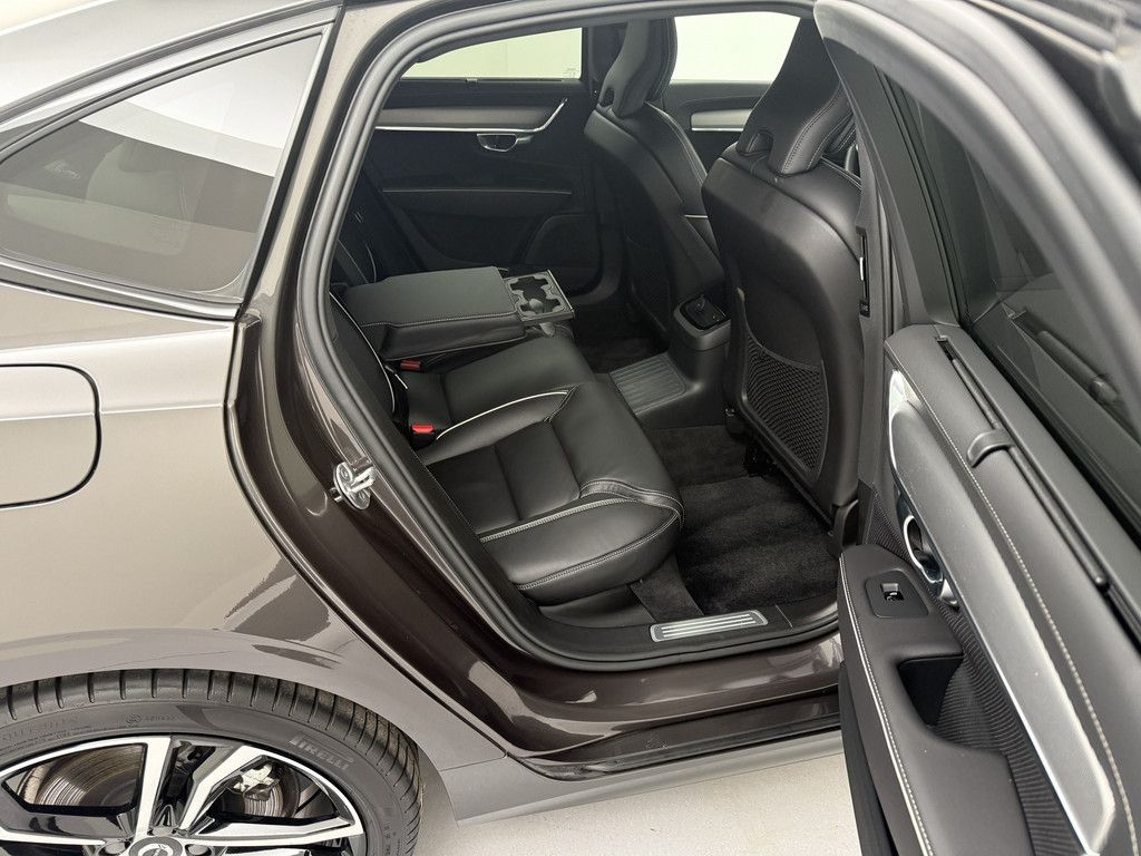 Volvo S90 T8 Plus Dark Plug-In Hybrid AWD
