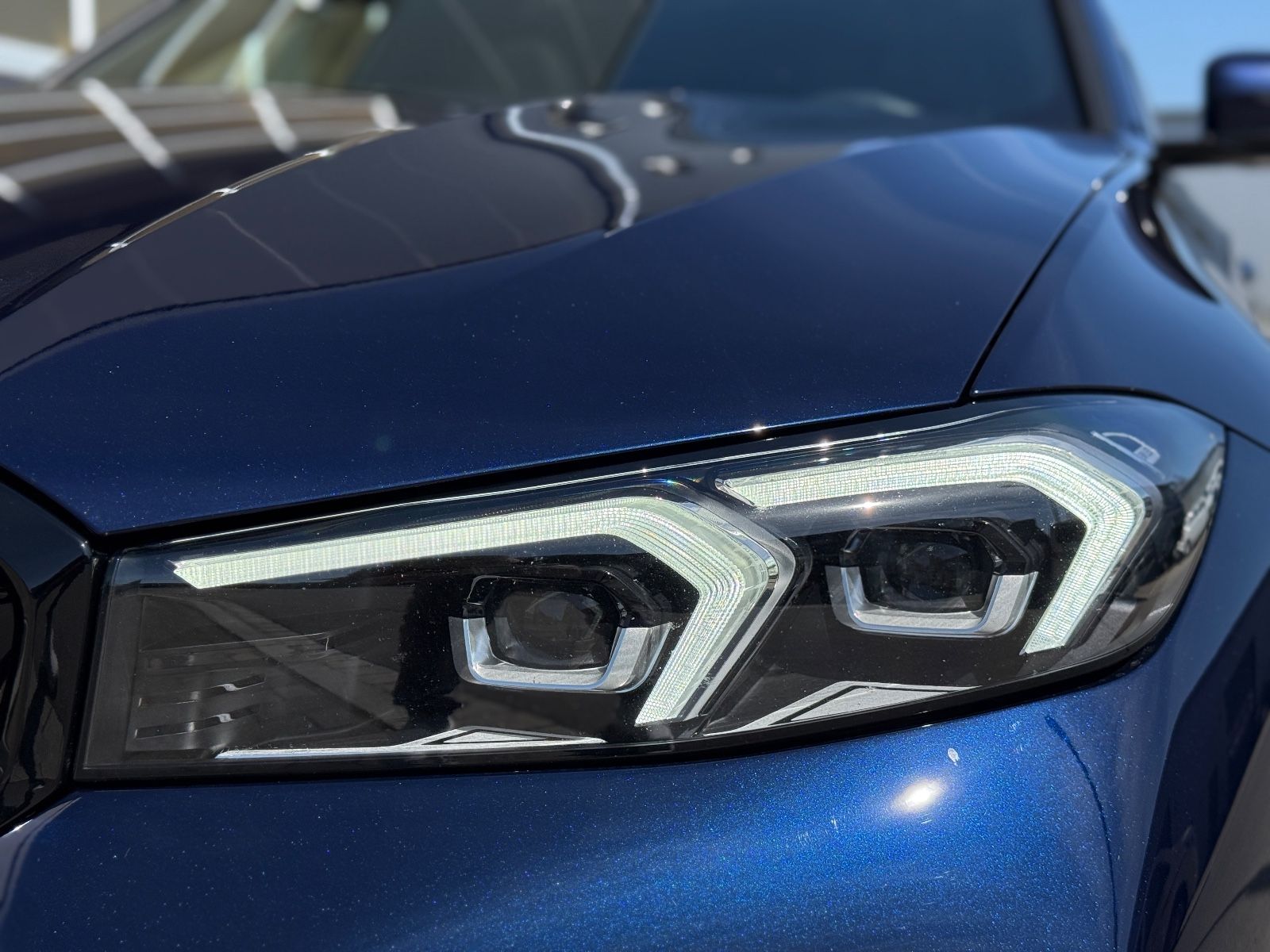 BMW 320 d xDrive M-SPORT - Samsaru's Car Outlet