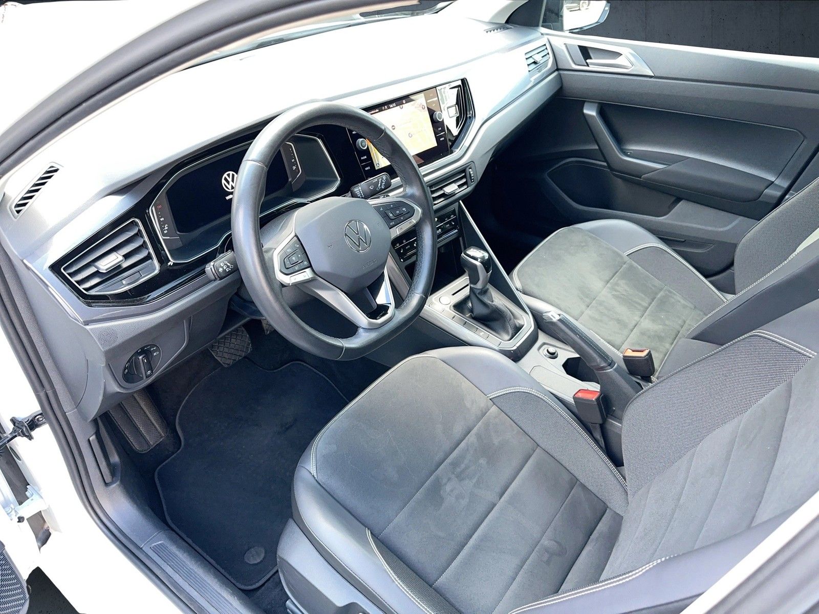 Volkswagen Polo Style 1.0 TSI DSG - Samsaru's Car Outlet