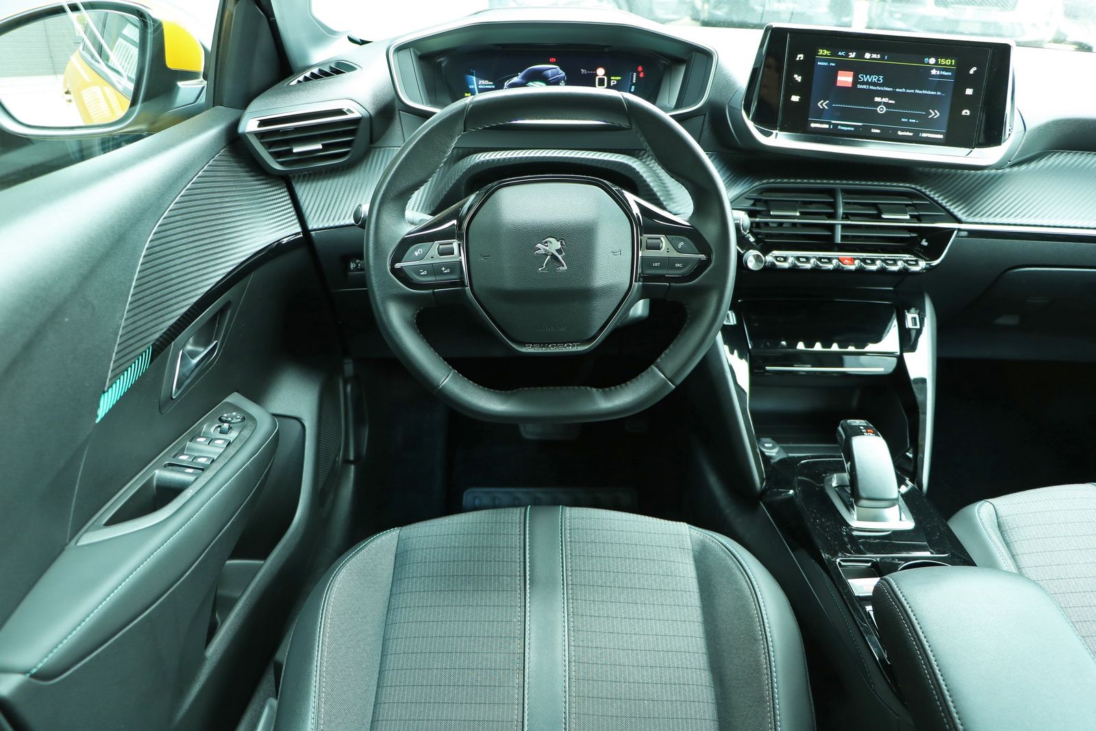 Peugeot E-208 e-Allure - Samsaru's Car Outlet