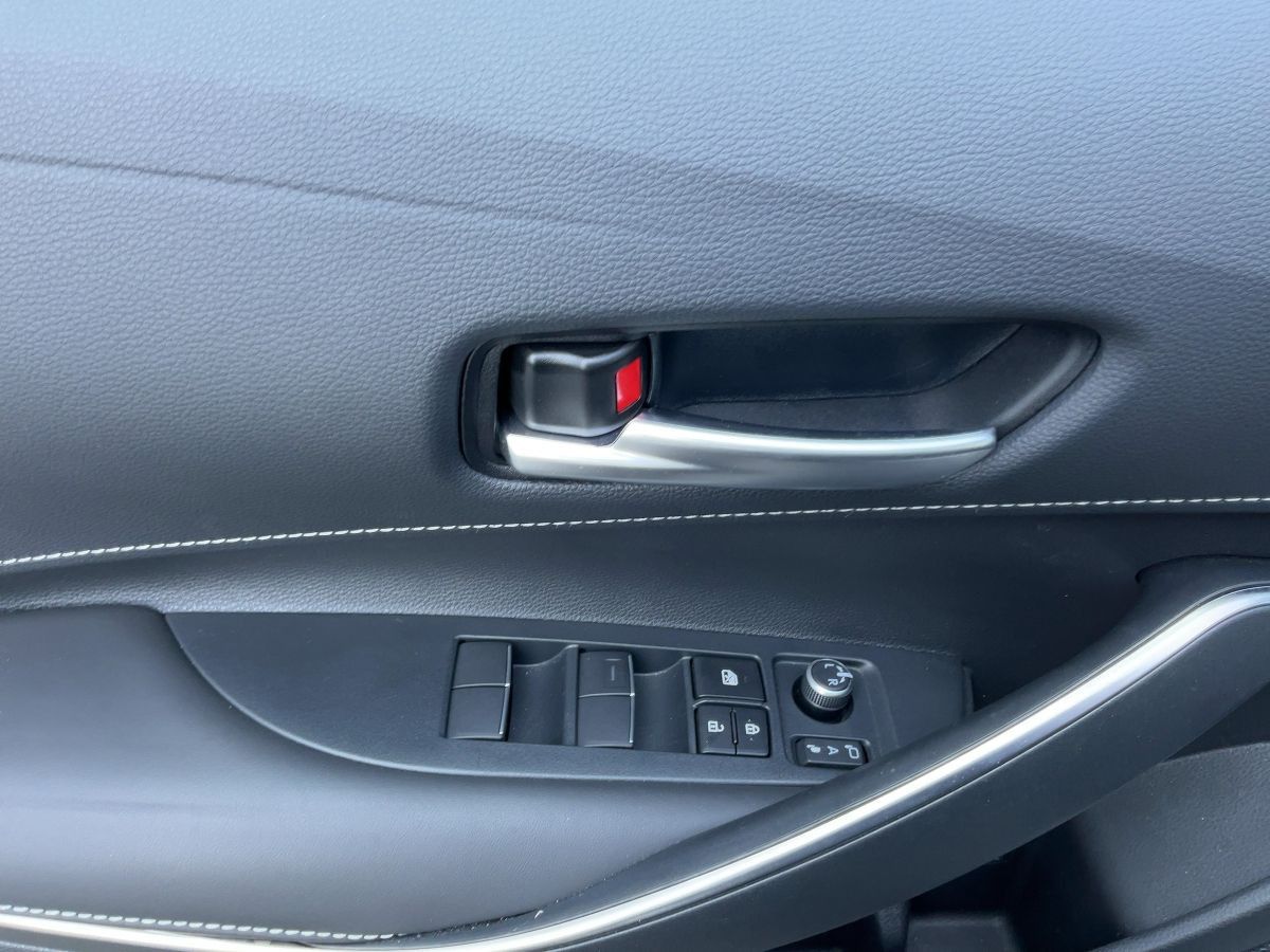 Toyota Corolla 1.8 Hybrid TEAM D LED+NAV+ACC+RFK+SHZ