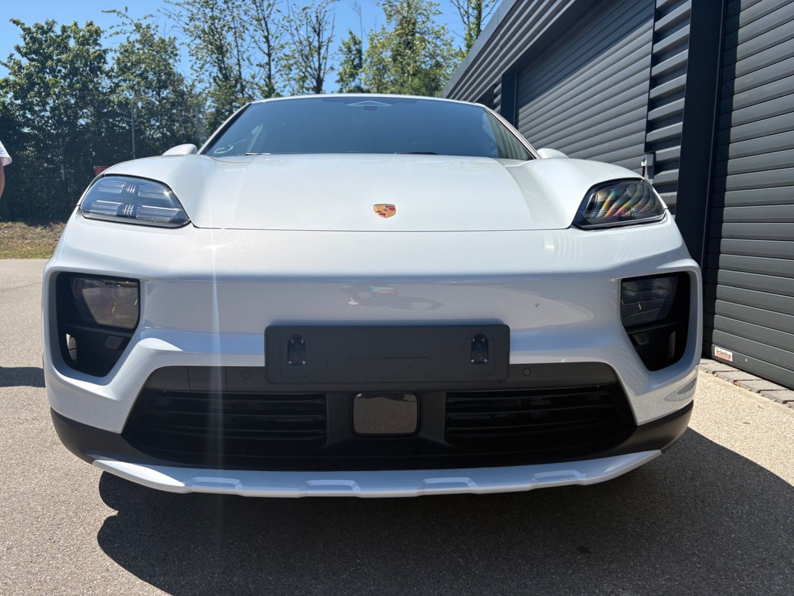 Porsche Macan Electric 4 S - Samsaru's Car Outlet