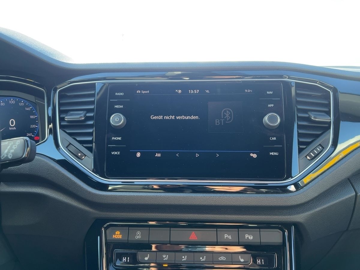 Volkswagen T-Roc 1.5 TSI - Samsaru's Car Outlet